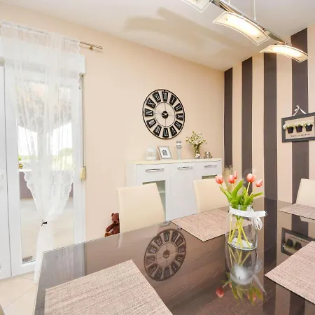 Stipe By Interhome Ferienhaus *