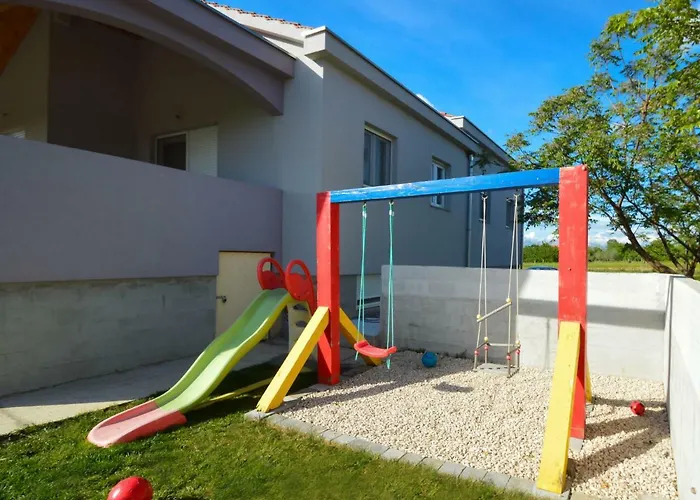 Stipe By Interhome Smilcic