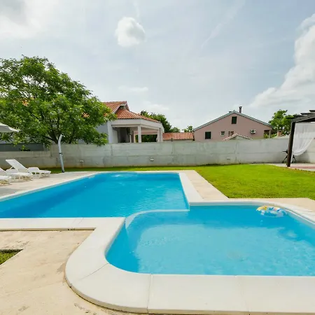 Stipe By Interhome Ferienhaus *