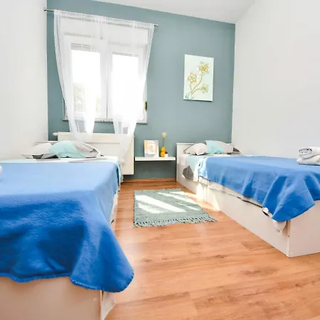 Stipe By Interhome